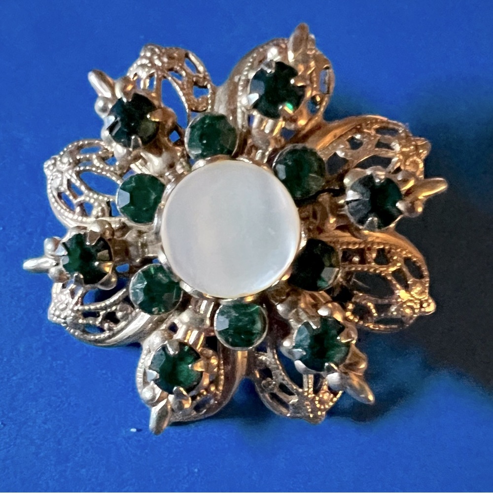 Vintage Gold Tone Detailed Filigree Prong Set Light Green Rhinestones Brooch